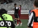Bláznivý brankář v Rumunsku: Nechytil penaltu, tak zbil střelce