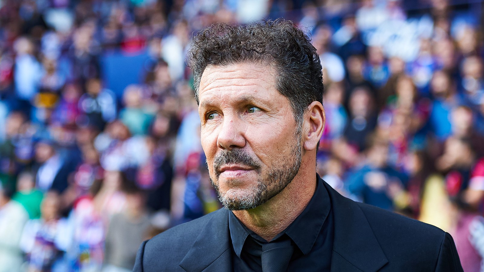 Trenér Atlética Madrid Diego Simeone během sobotního ligového zápasu na hřišti Levante ve Valencii.