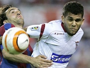 Alves může hrát derby