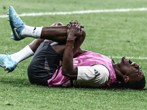 Eduardo Camavinga se na předzápasovém tréninku ošklivě zranil. Zázrakem vyvázl bez zlomeniny