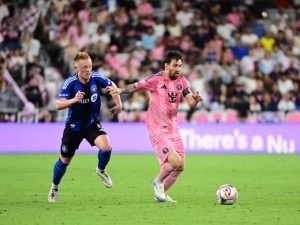 „Pokud pochybujete o tom, kdo je GOAT, nerozumíte fotbalu.“ Zidane vychválil Messiho do nebes