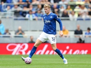Manchester United chce podepsat nového stopera, Martínez totiž možná odejde. Náhradu našel v Evertonu