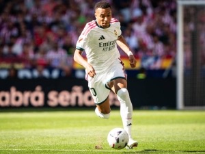 Mbappé opět vyvolal spekulace. Zaútočil na sociálních sítích na trenéra Realu Madrid Mourinha?