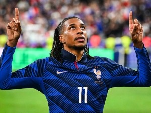 Michael Olise je pro Francii nepostradatelný. Zařídil 7 bodů, Zidane nemá slov