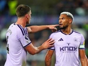 Newcastle znovu vybouchl, zničilo ho Coventry. Jde bídná forma za Jaisslem?