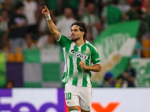 Největší zkouška pro Barcelonu? Real Betis může potvrdit skvělý nástup, Flick chválí Abdeho