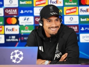 Araújo je v Liverpoolu spokojený, o trvalém přestupu ale rozhodovat nechce. Ve hře je 55 milionů eur