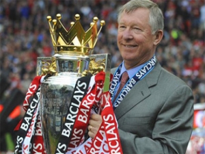 Bobby Charlton: Ferguson zůstane na Old Trafford jak dlouho bude chtít