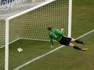 FIFA otestuje Jestřábí oko v přípravném utkání Anglie s Belgií