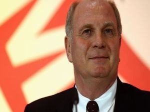 Hoeneß: Reus a Götze jsou skvělí fotbalisté, ale to neznamená, že s nimi hned budeme jednat
