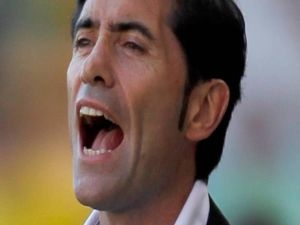 Na lavičce Sevilly skončil trenér Marcelinho, o nástupci se jedná