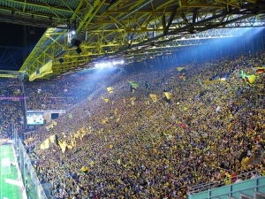 Na vlastní kůži: v 80 tisícovém kotli v Dortmundu