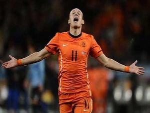 Přípravné zápasy: Nizozemci díky Robbenovi vyhráli v Anglii, Messi hattrickem zničil Švýcary
