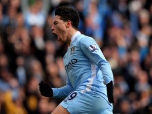 Nasri zařídil vítězství City nad Chelsea, boj o titul je tak opět otevřen