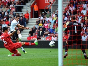 Van Persie hattrickem sestřelil Southampton