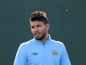 Agüero by si mohl zahrát proti Realu Madrid