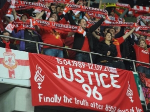 Liverpool prožil smolné utkání a prohrál s Manchesterem United 1:2