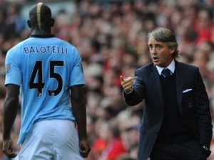 Balotelli se na tréninku porval s Mancinim. Je to jeho konec v klubu?