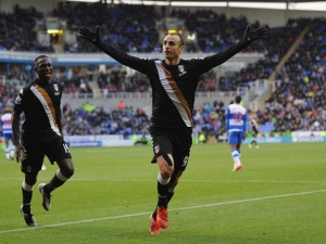Berbatov dohrával utkání s Readingem s nepříjemným zraněním