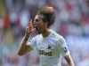 Kanonýr Michu prodloužil ve Swansea