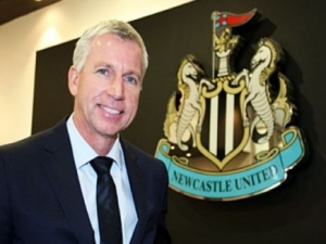 Pardew zrušil vánoční večírek Newcastlu