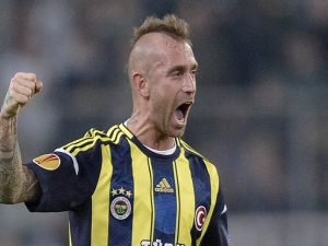 Raul Meireles dostal 11-zápasový trest za plivnutí na rozhodčího