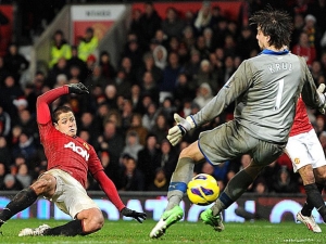 United třikrát prohrávali, v nastaveném čase je spasil Hernandez