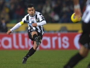 Souhrn 20. kola Serie A: Lazio s Neapolí nezaváhalo, Di Natale téměř sám porazil fialky