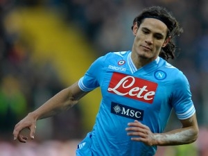 Chelsea chce Cavaniho, říká prezident Neapole