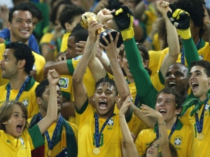 Brazilci deklasovali Španěly a potřetí za sebou obhájili titul na Konfederačním poháru