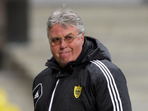 Hiddink v Anži rezignoval, stane se trenérem Barcelony?