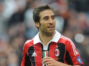 Do Arsenalu se vrací záložník Flamini