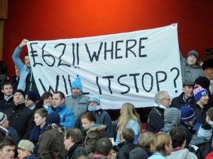 Češi jsou zloději, bouří se fanoušci Manchesteru City kvůli ceně vstupenek v Plzni