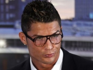 Ronaldo prodloužil smlouvu. Bude dostávat více než Messi