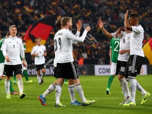 Belgie, Švýcarsko, Německo a Kolumbie mají zajištěn postup do Brazílie