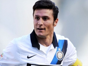 Snad budeme hrát o titul, doufá Zanetti