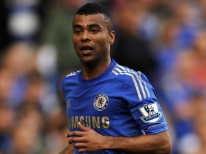 Cole by rád podepsal s Chelsea nový kontrakt