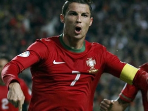 Baráž o MS: Portugalsko, Řecko a Ukrajina vykročily vítězně k branám šampionátu, Island dál sní svůj sen
