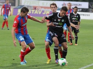 Plzeň se před zimní přestávkou pokusí stáhnout náskok Sparty, Slavia s Jihlavou neskončit poslední