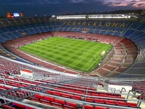 O tom, jestli Barça postaví stadion nový, nebo jen zrekonstruuje stávající, rozhodnou fanoušci v referendu