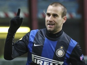 Palacio krásnou patičkou rozhodl milánské derby, Juventus rozebral Atalantu a AS Řím Catanii
