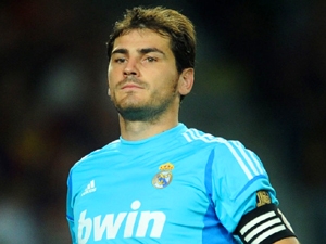 Chci v Madridu zůstat i v příští sezóně, odráží Casillas spekulace 