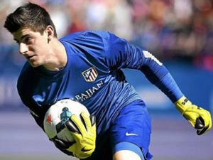 Čech bude mít v Chelsea tvrdou konkurenci. Vrátí se Courtois