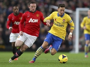 Arsenal chce odčinit debakl z Liverpoolu v duelu proti United, Chelsea se utká s WBA