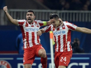 Olympiakos si poradil s Manchesterem United, Dortmund veze výhru z Petrohradu