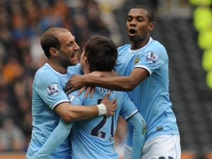 Manchester City porazil Crystal Palace a dotáhl se na Chelsea, Aston Villa ukončila vítěznou sérii United