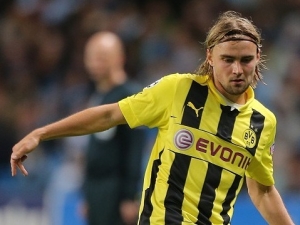 Dortmundu bude zhruba měsíc chybět zraněný bek Schmelzer
