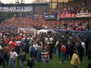 Fotbal v Anglii bude mít na počest obětí z Hillsborough zpoždění
