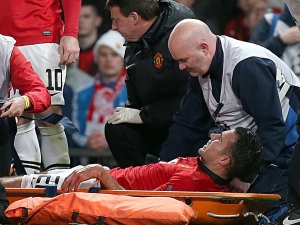 Rána pro Manchester, Van Persie nebude hrát až šest týdnů