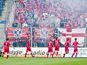 Fanoušci Brna zdemolovali na stadionu v Uherském Hradišti záchody